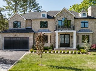 38 Hill Ln, Roslyn Heights, NY 11577