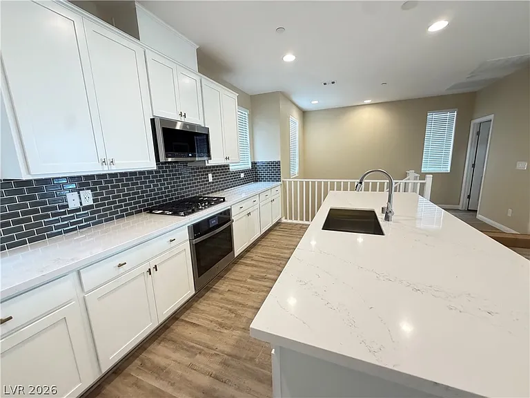 1741 N Desert Foothills Dr — Photo 9