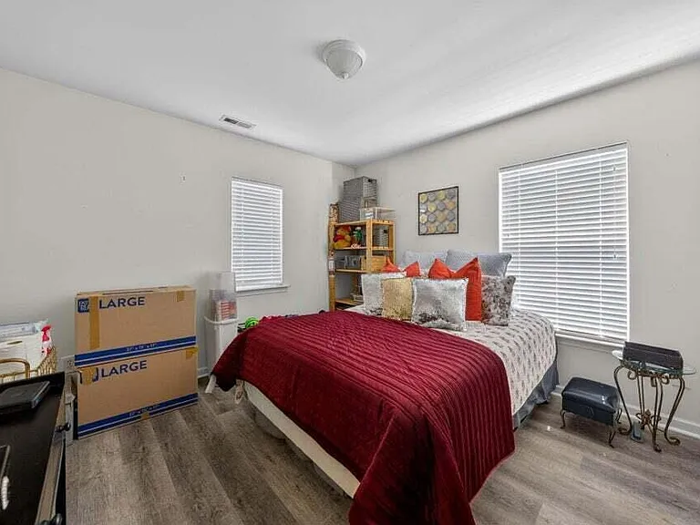 253 Milpass Dr — Photo 10