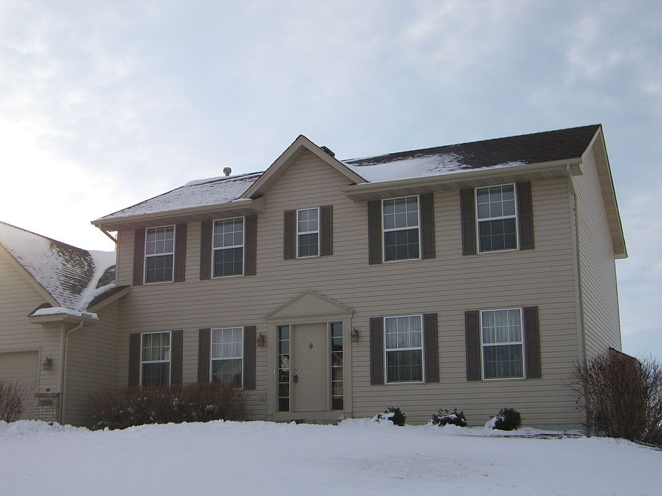 Classy, Beautifully Finished Two-story