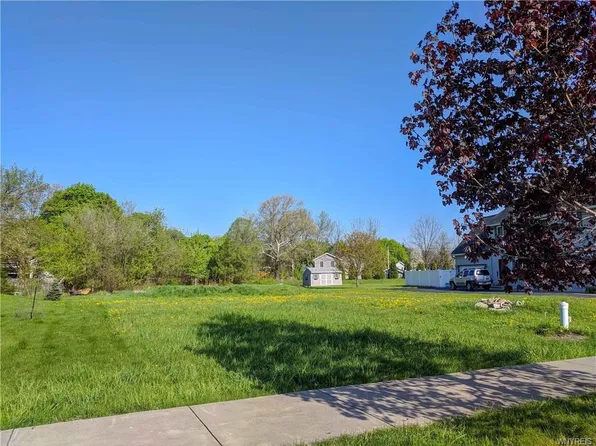 15 Heritage Dr, Geneseo, NY 14454
