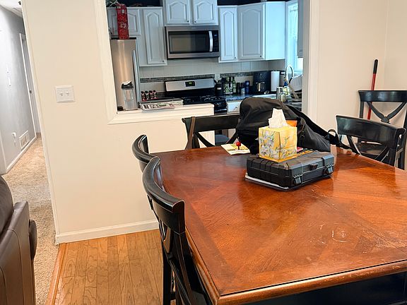 3rd image of 2529 Ridgecrest Dr NW