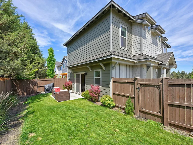 62879 NE Nolan St — Photo 28