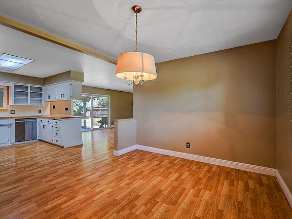 5th image of 3418 W Howard Avenue