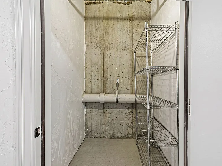 320 Middlesex Ave #D208 — Photo 24