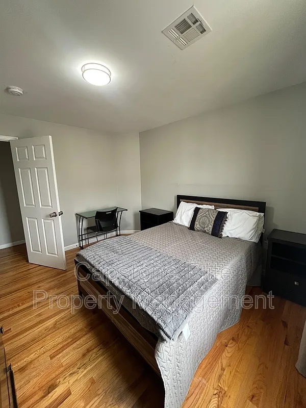 255-257 Nj Railroad Ave — Photo 4