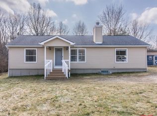 1169 Petts Rd, Fenton, MI 48430