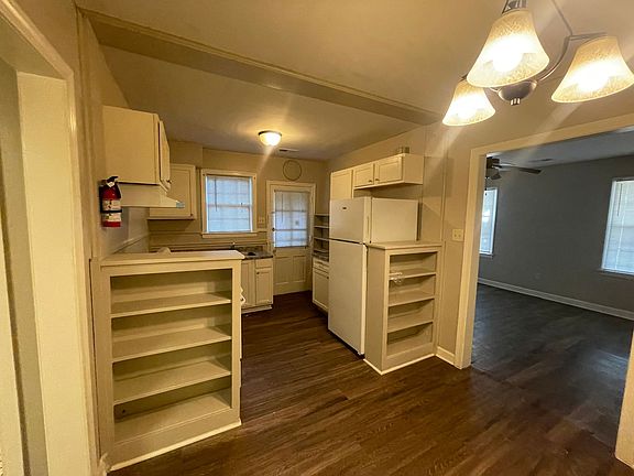 899 E Parkway 2_10202022