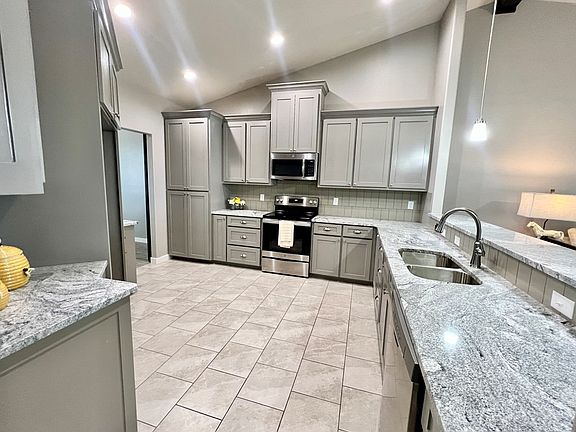 5th image of 4025 Blair Ln
