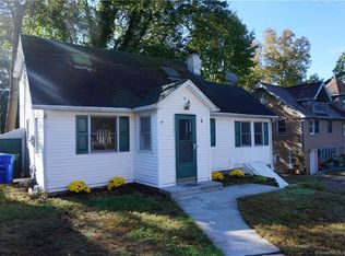 6 Riverview Rd, Waterford, CT 06385