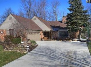 32167 Springside Ln, Solon, OH 44139