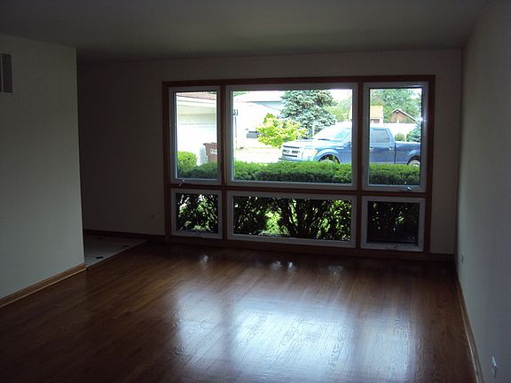 4th image of 15454 Michaele Dr