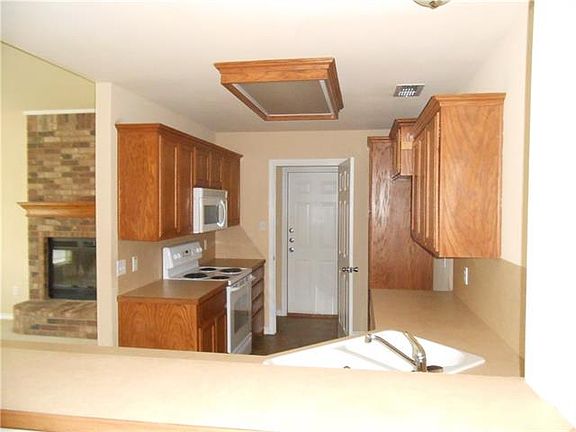 3rd image of 2401 Independence Blvd
