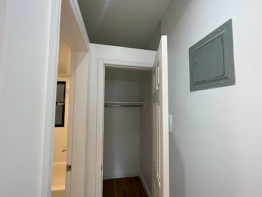 Rented by Compass | media 21