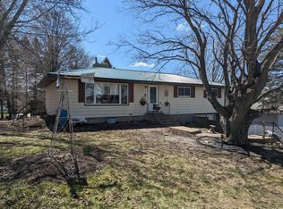 548 E 10th St, Saint Charles, MN 55972