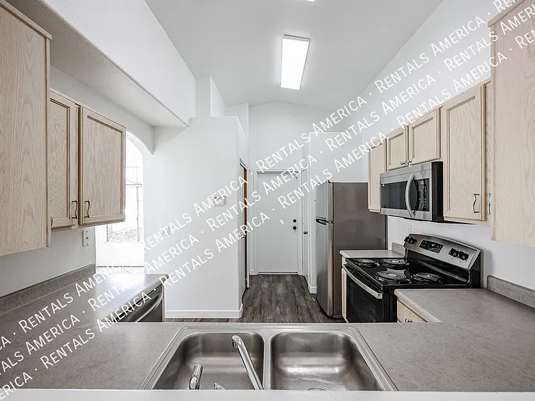 12731 W Sharon Dr — Photo 14