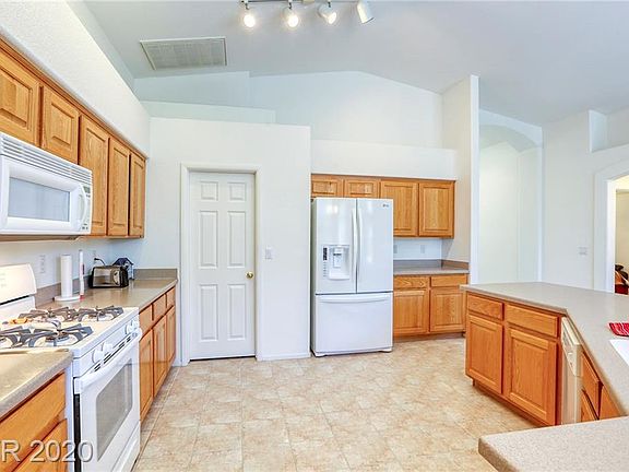 5th image of 5021 Tropical Cliff Ave