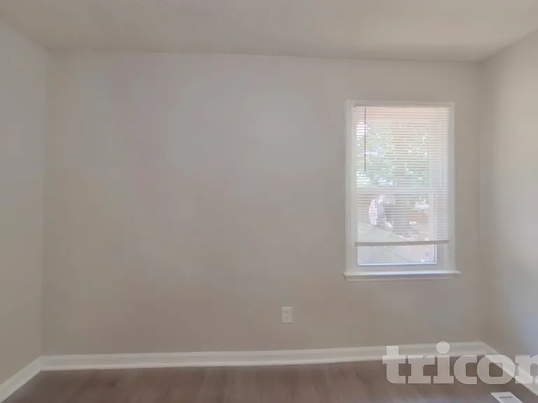 216 Netherland Dr — Photo 13