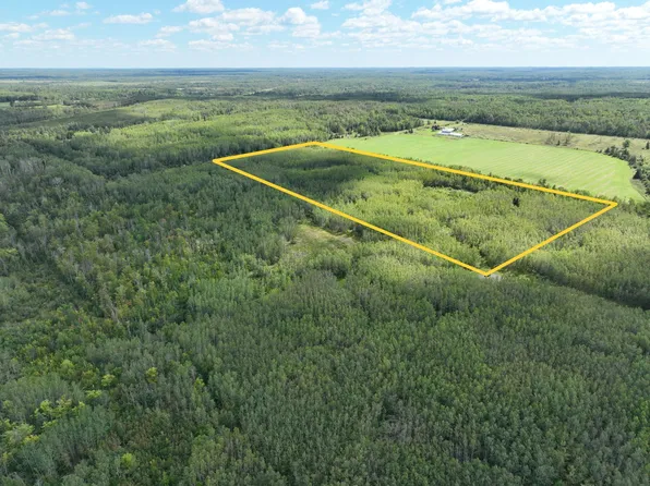 Bluff Creek Trl S, Superior, WI 54880