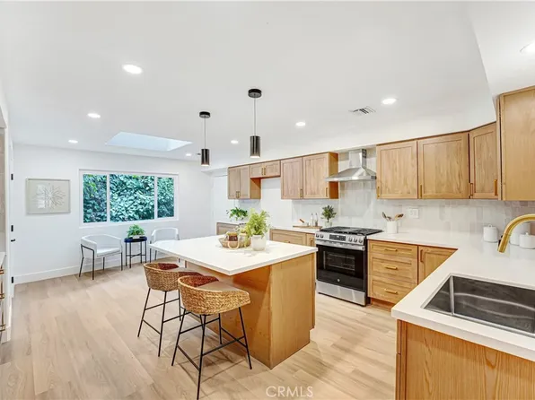 22323 Miranda St, Woodland Hills, CA 91367