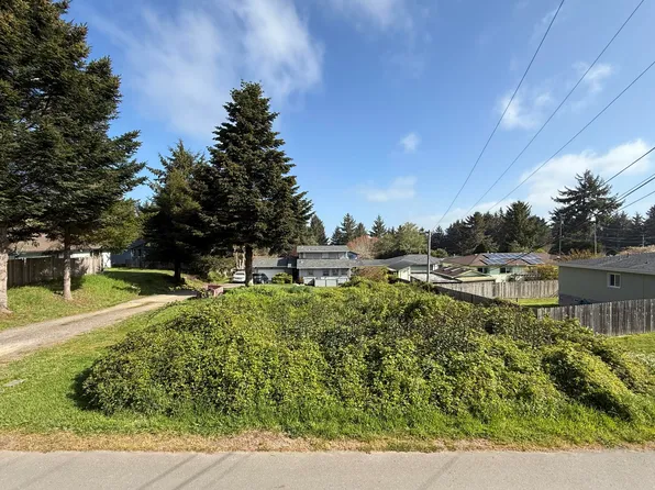 2495 Worthington Rd, Eureka, CA 95503