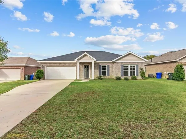 216 Maplecliff Dr, Dothan, AL 36303