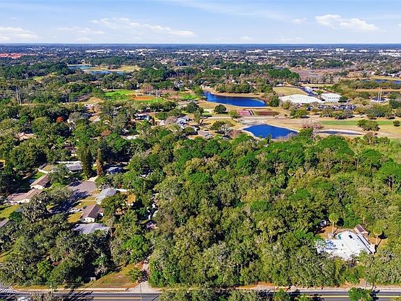 5th image of 932 Country Club Rd