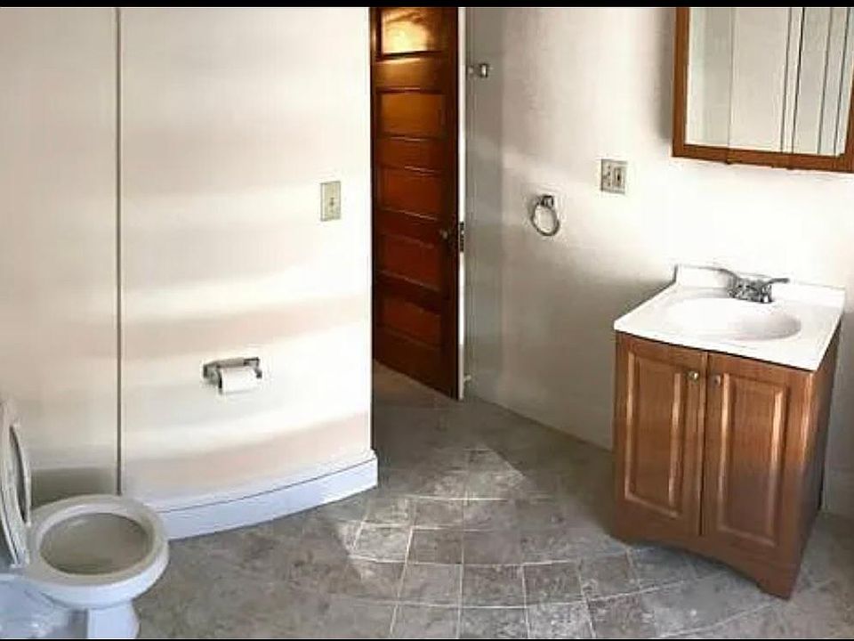 1st image of 23 Dale Ave Ste 3