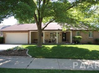 6820 N Aycliffe Dr, Peoria, IL