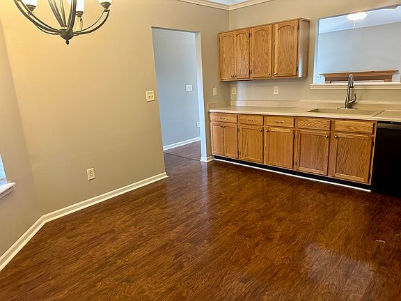 4th image of 2035 Alysheba Dr