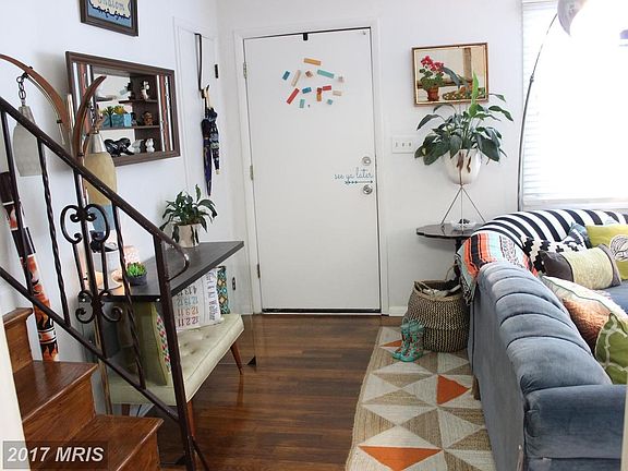 Front entry w coat closet