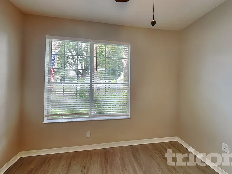 351 Fairmount Park Ct — Photo 16