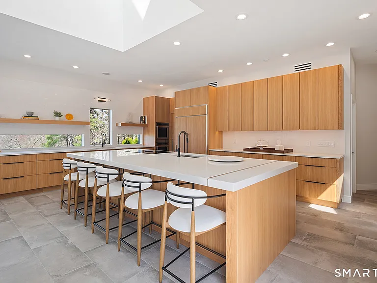 294 E Middle Patent Rd — Photo 10