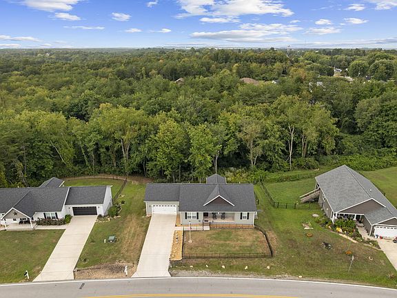 5th image of 282 Deerfield Rd