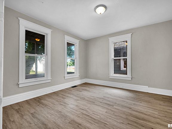 3rd image of 315 W Nebraska Ave