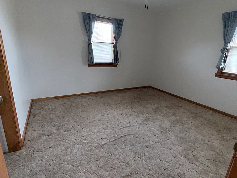 216 S Poplar St — Photo 7