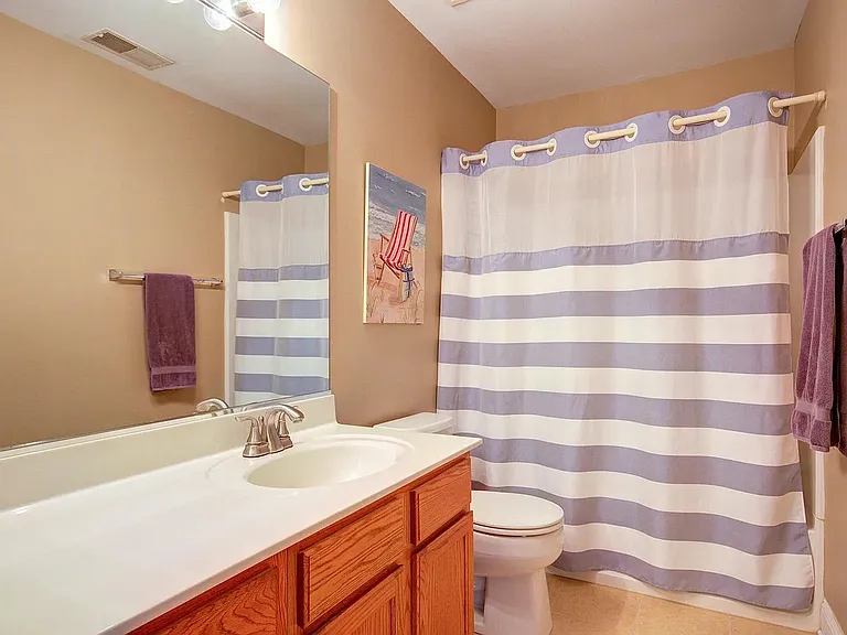 725 Blossom Ct — Photo 2