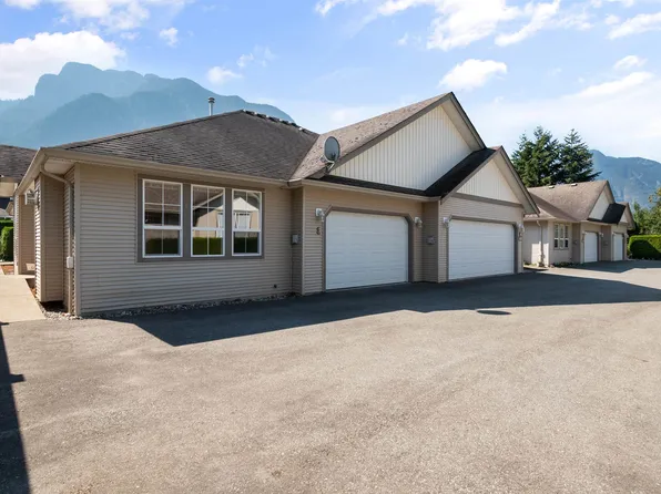648 Coquihalla St #3, Hope, BC V0X 1L4