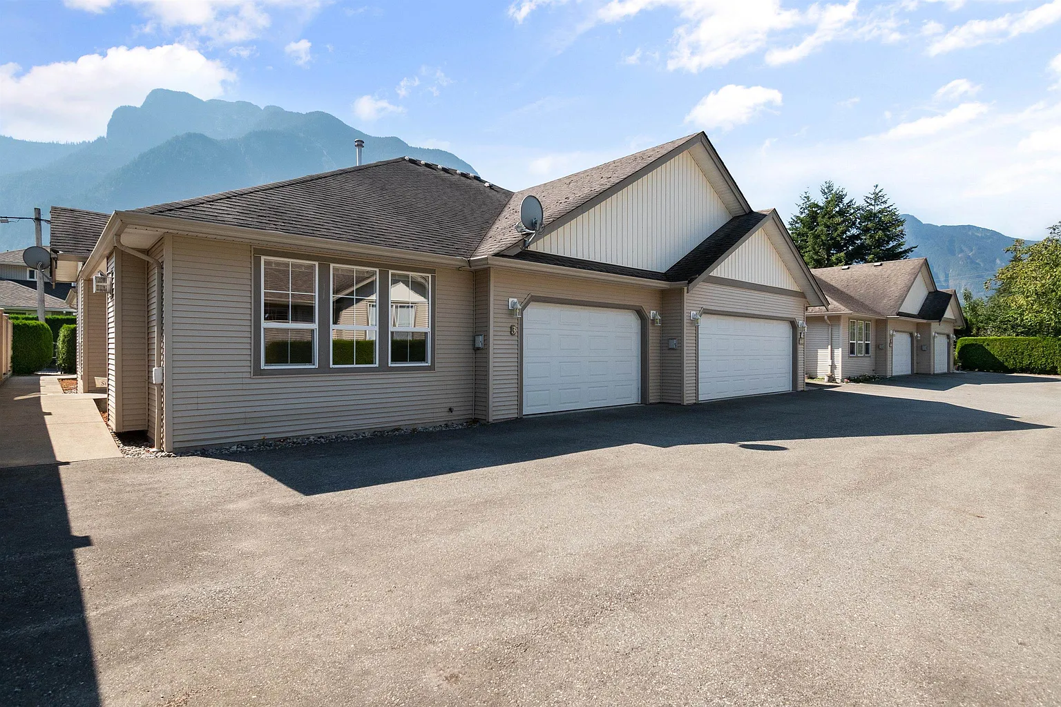 648 Coquihalla St #3 photo 1