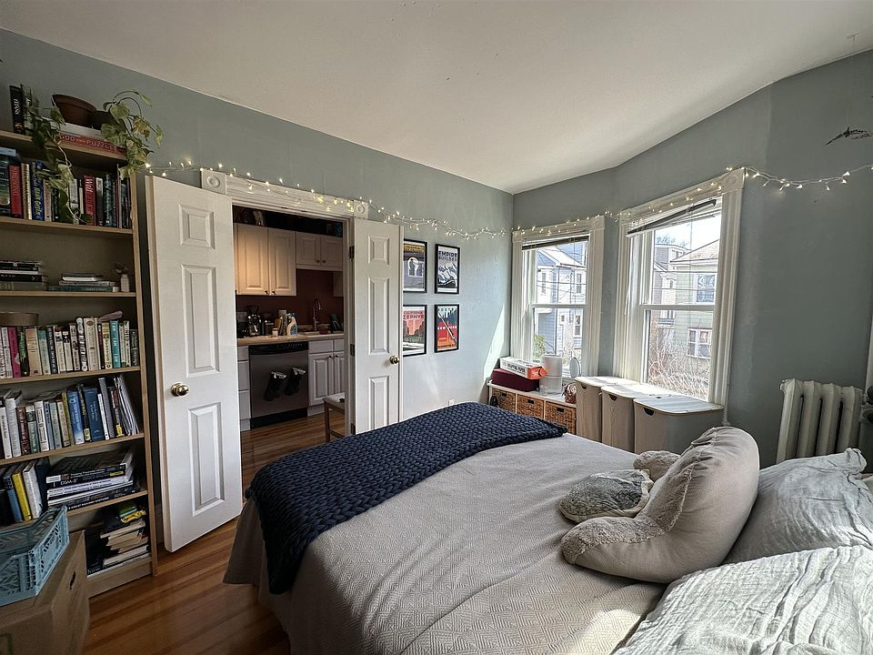 1st image of 113 Woodstock St