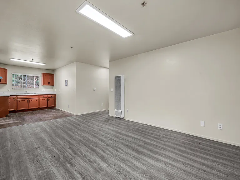 5243 Huntington Dr N #5 — Photo 10