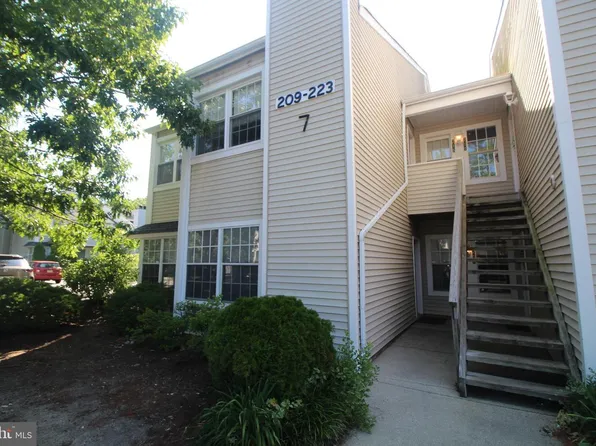 213 Meadow Ridge Rd Building 7, Absecon, NJ 08205