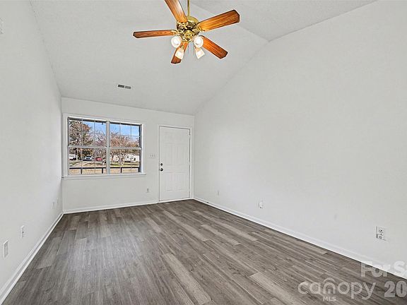 5th image of 5009 Hampton Meadows Rd