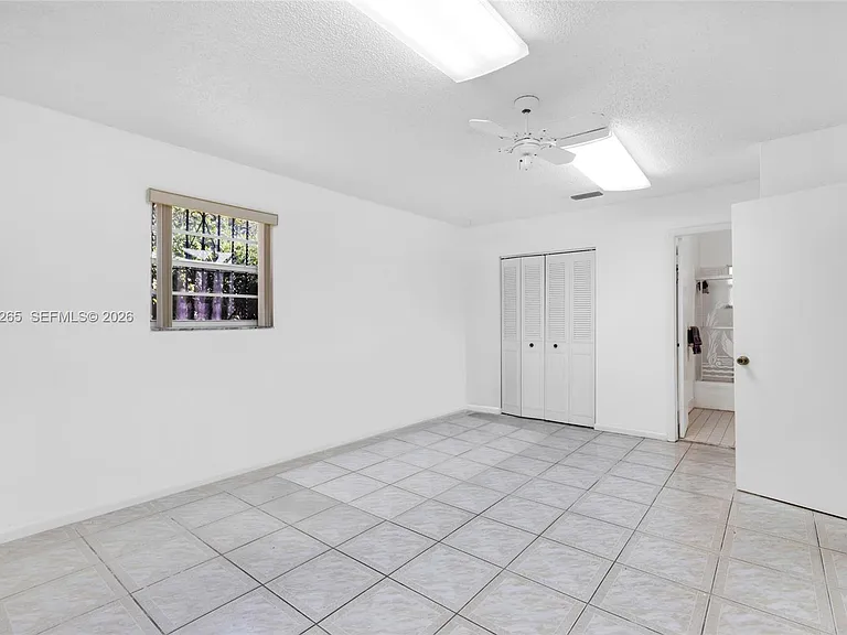 16420 NE 5th Ave — Photo 2