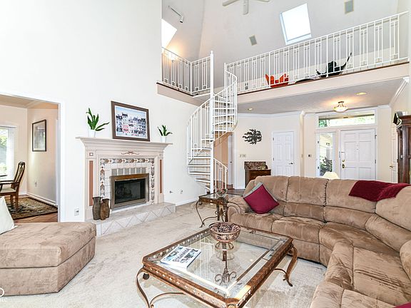 4th image of 7181 Knollvalley Ln
