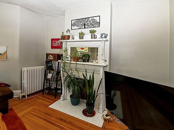 5th image of 4321 Floral Ave