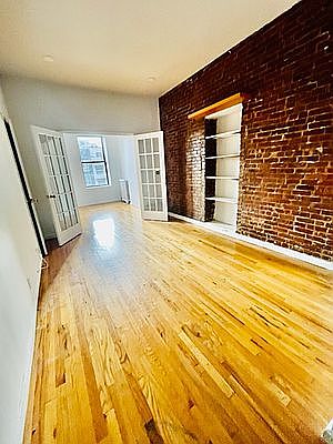 2nd image of 207 E 14th St #4K