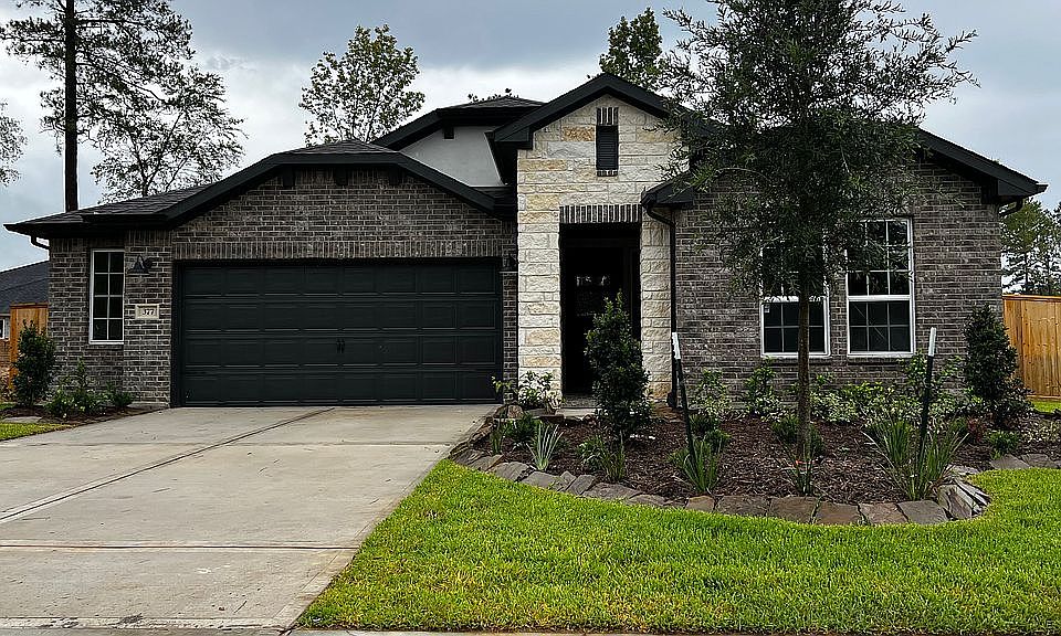 1st image of 377 Royal Lily Trl
