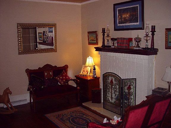 sitting room outside a bedroom