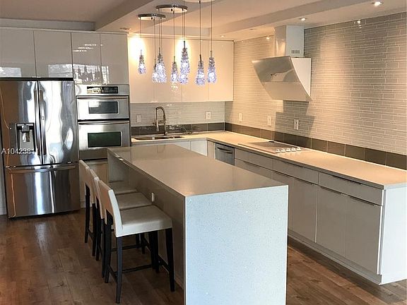 2nd image of 19390 Collins Ave APT 315